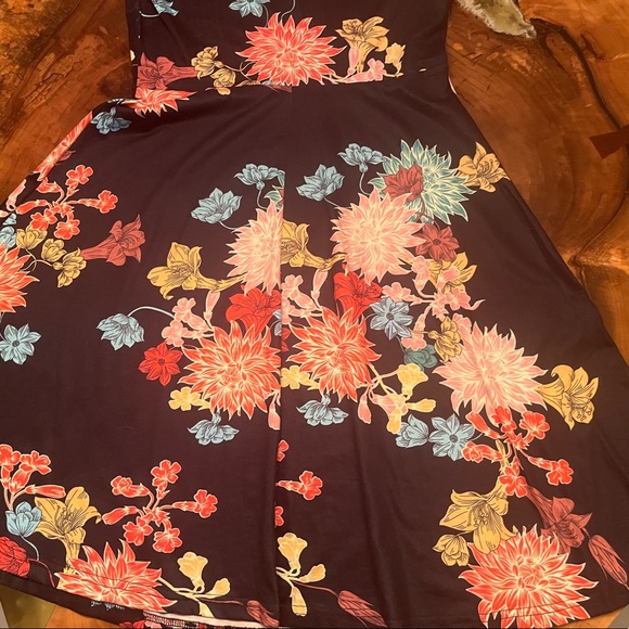 HUHOT Size M Black Floral Flare Dress - Picture 8 of 10